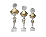 Pokal mit festem Deckel